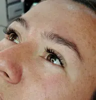 Maquillaje social con pestañas de punto