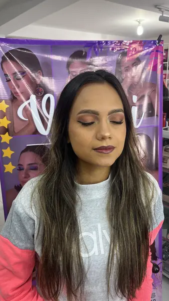 Maquillaje social incluye domicilio